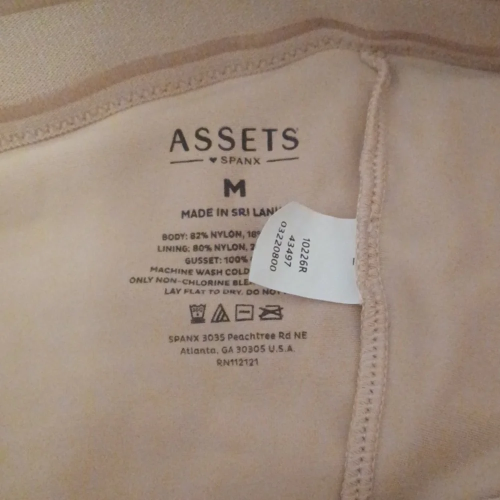 Spanx Assets Remarkable Results High Waist Mid Thigh Shaper Shorts Womens M